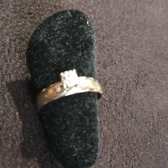 Diamond promise ring - Picture 7 of 10